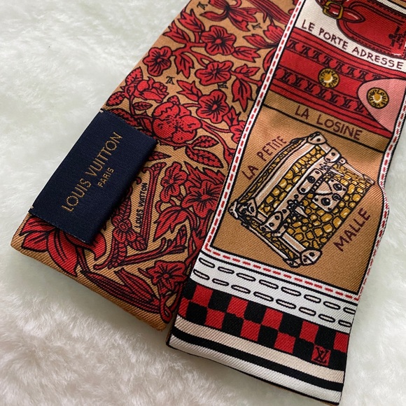 LOUIS VUITTON Silk Jeu De Louis BB Bandeau Beige - Picture 4 of 10